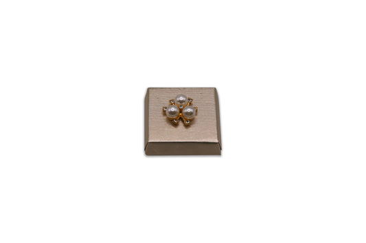 Elegant Flower 3 Big Pearls and Rhinestone - Wedding Decorated Chocolate Favor