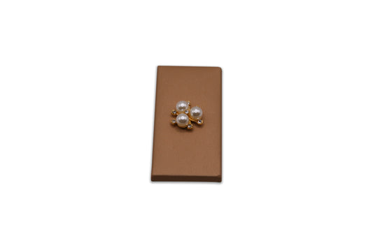 Elegant Flower 3 Big Pearls and Rhinestone - Wedding Decorated Chocolate Favor