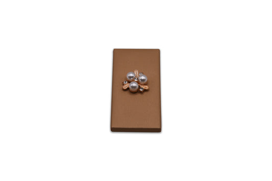 Glamorous Flower Rhinestone with 3 Big Pearls - Wedding Decorated Chocolate Favor